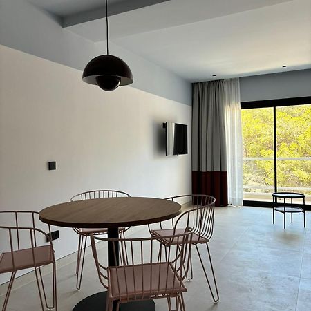 Apartamentos Sofia Es Cana Екстериор снимка