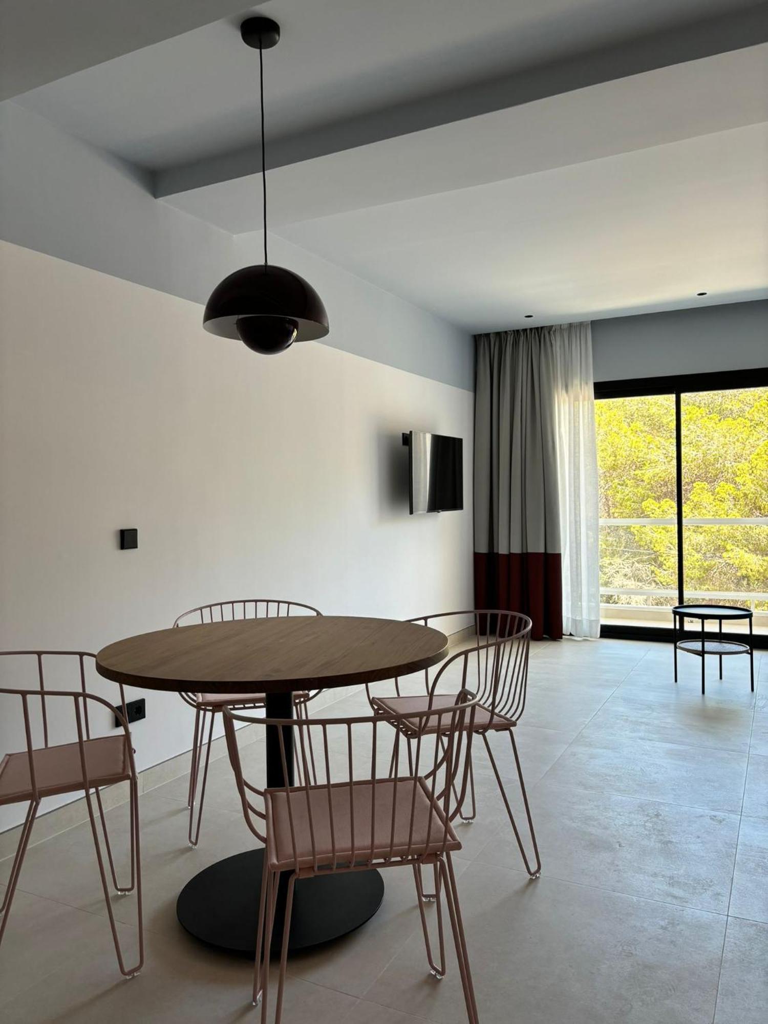 Apartamentos Sofia Es Cana Екстериор снимка