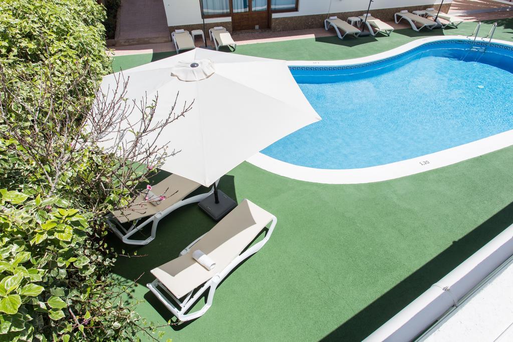 Apartamentos Sofia Es Cana Екстериор снимка