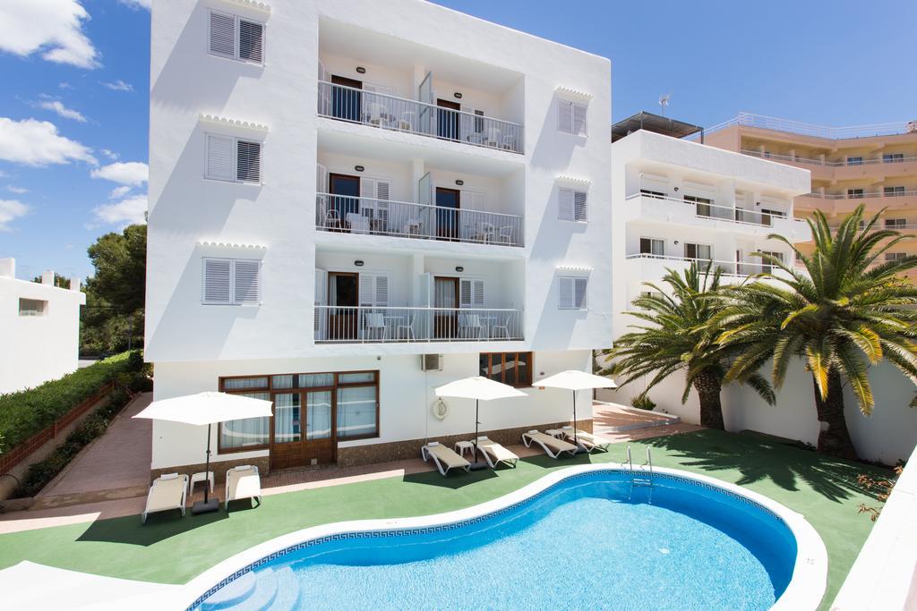 Apartamentos Sofia Es Cana Екстериор снимка