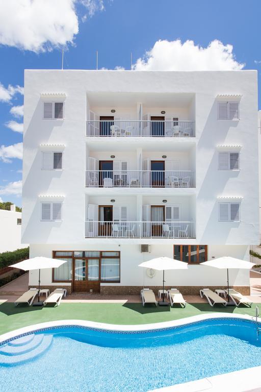 Apartamentos Sofia Es Cana Екстериор снимка
