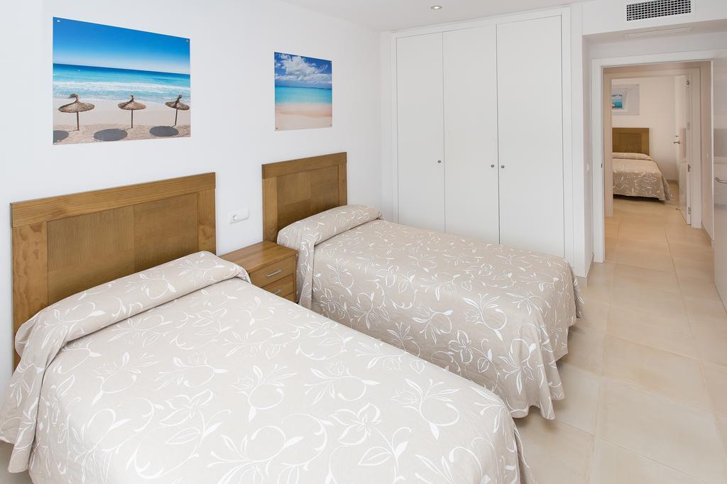 Apartamentos Sofia Es Cana Екстериор снимка