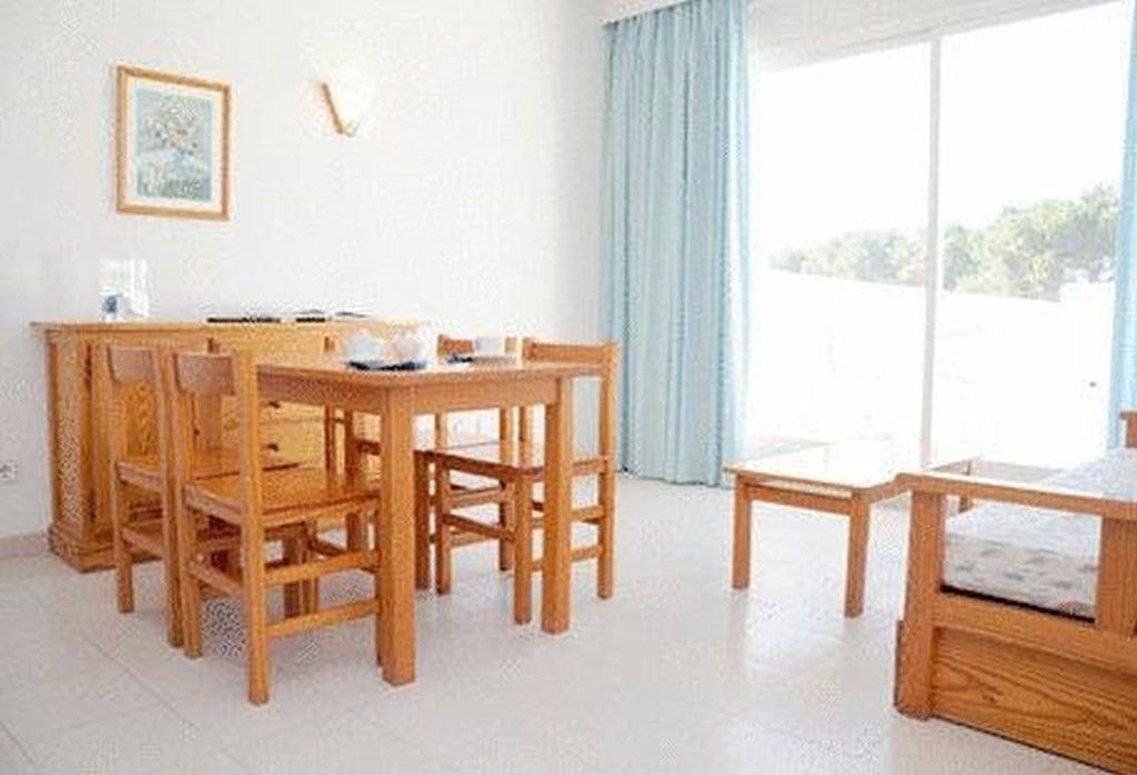 Apartamentos Sofia Es Cana Екстериор снимка