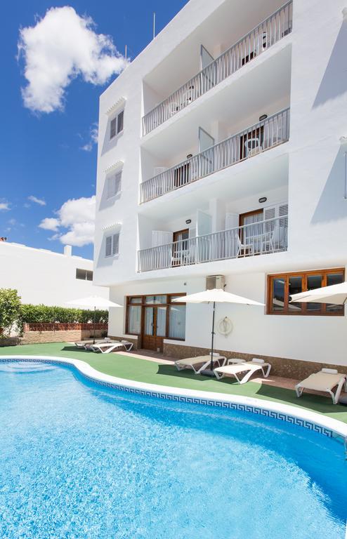 Apartamentos Sofia Es Cana Екстериор снимка